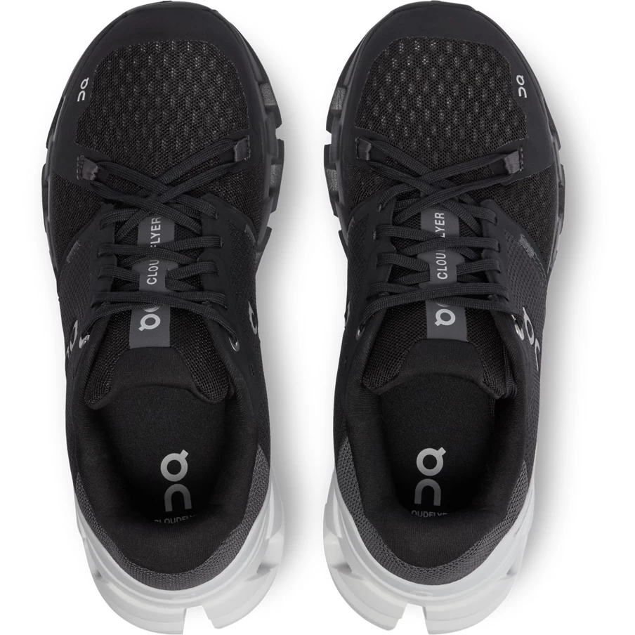 On Running On Cloudflyer 4 Wide Women Running Shoe - Black & White 4 On Running On Cloudflyer 4 Wide Women Running Shoe - Black & White - Afbeelding 4