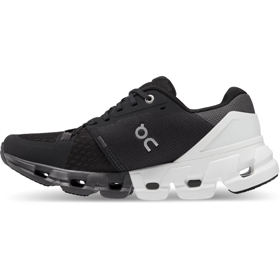 On Running On Cloudflyer 4 Wide Women Running Shoe - Black & White 2 On Running On Cloudflyer 4 Wide Women Running Shoe - Black & White - Afbeelding 2