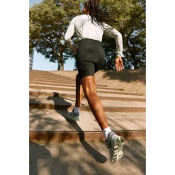 On Running On Cloudrunner Dames Hardloopschoenen - White & Frost 19 On Running On Cloudrunner Dames Hardloopschoenen - White & Frost -On Running on cloudrunner women running shoes frost aloe 5 1242029