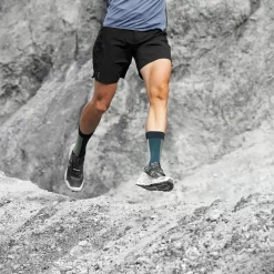 On Running On Cloudultra Trail Running Schoenen - Black & White -On Running on cloudultra running shoe black white 7 952680