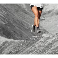 On Running On Cloudultra Dames Trail Running Schoenen - Black & White -On Running on cloudultra women running shoe black white 6 952563