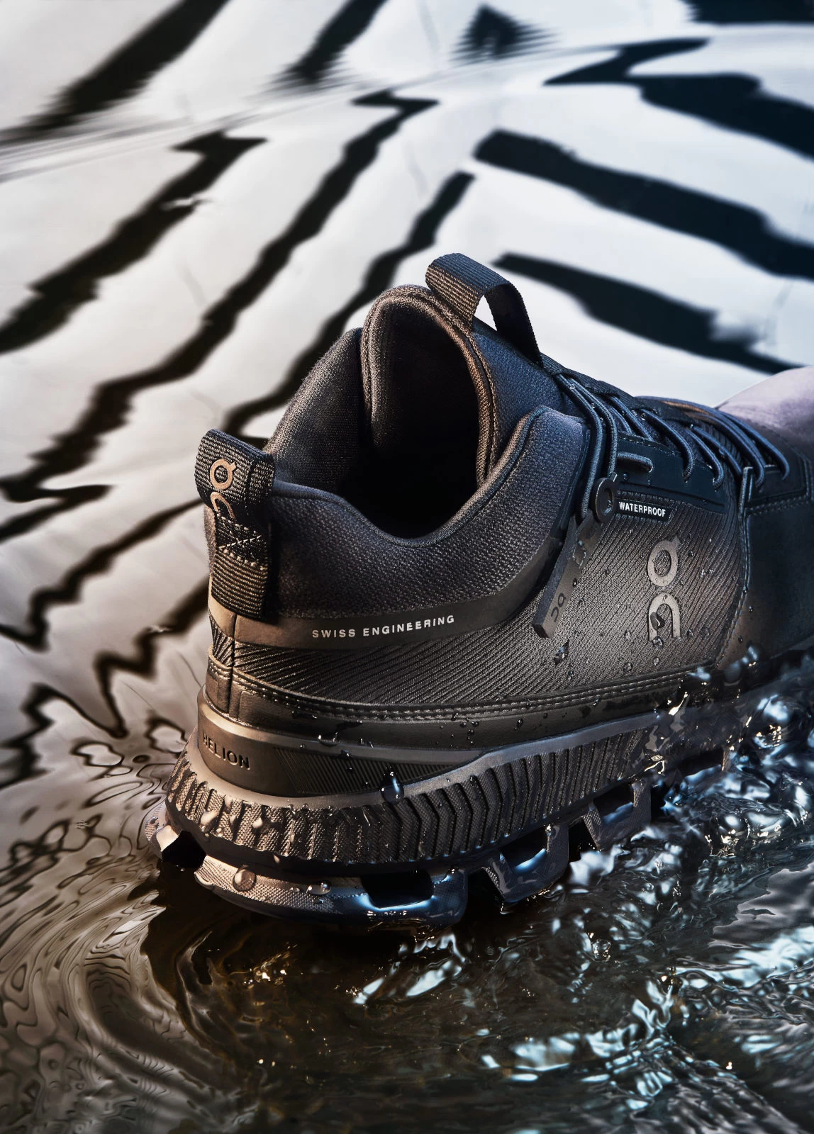 On Running On Cloud Hi Waterproof Women's Shoe - All Black 8 On Running On Cloud Hi Waterproof Women's Shoe - All Black - Afbeelding 8