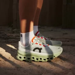 On Running 13 On Running -On Running on running cloudmonster 437761 61 99027 960