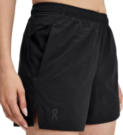 Korte Broeken On Running Essential Shorts -On Running on running essential shorts 572632 1wd10180555 960